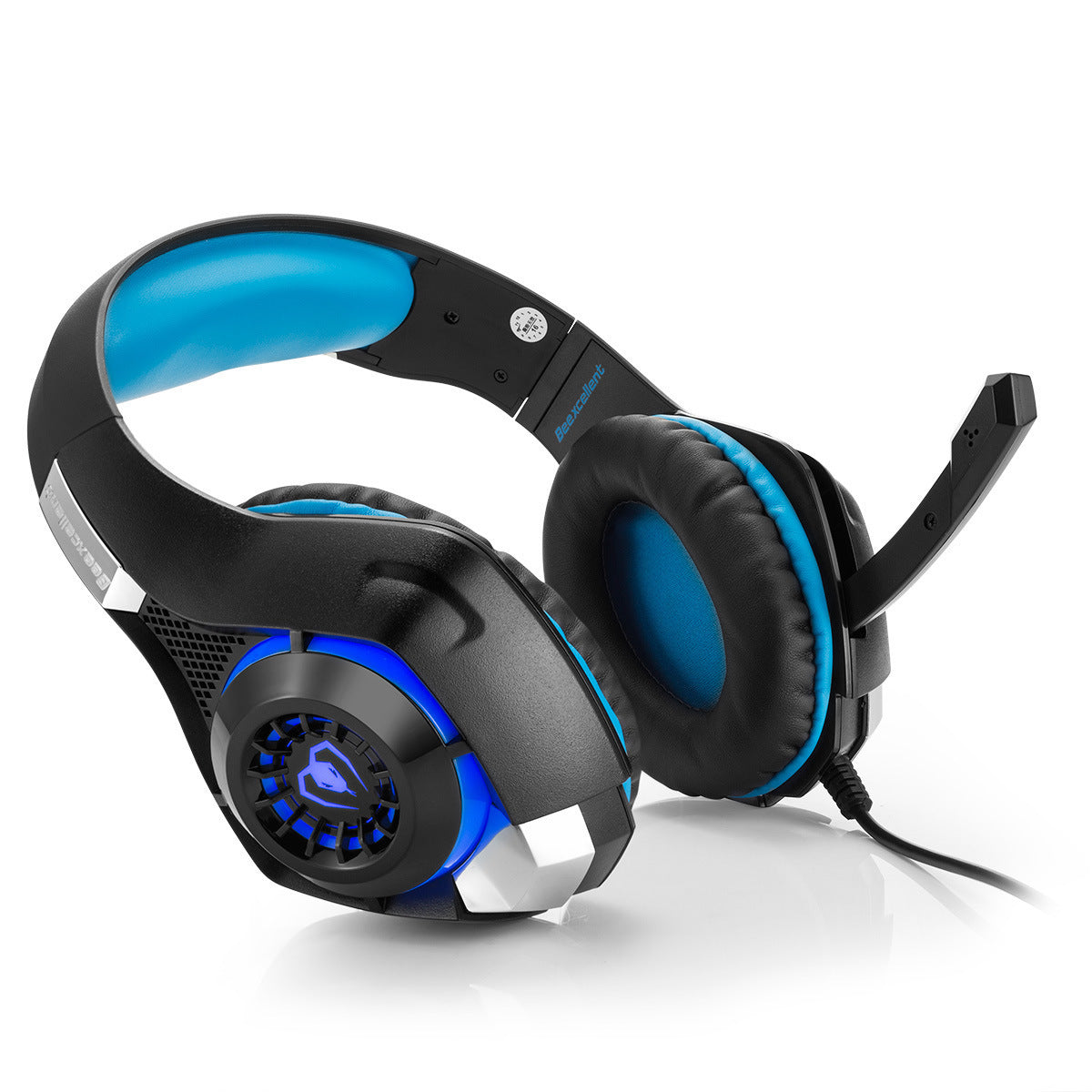 Dominate the Game: RGB Wired Gaming Headset with Pulse-Lit Precision & Pro-Level Sound